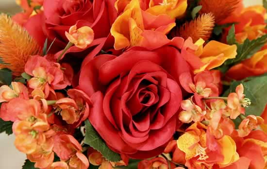 Decorazioni floreali per lapide